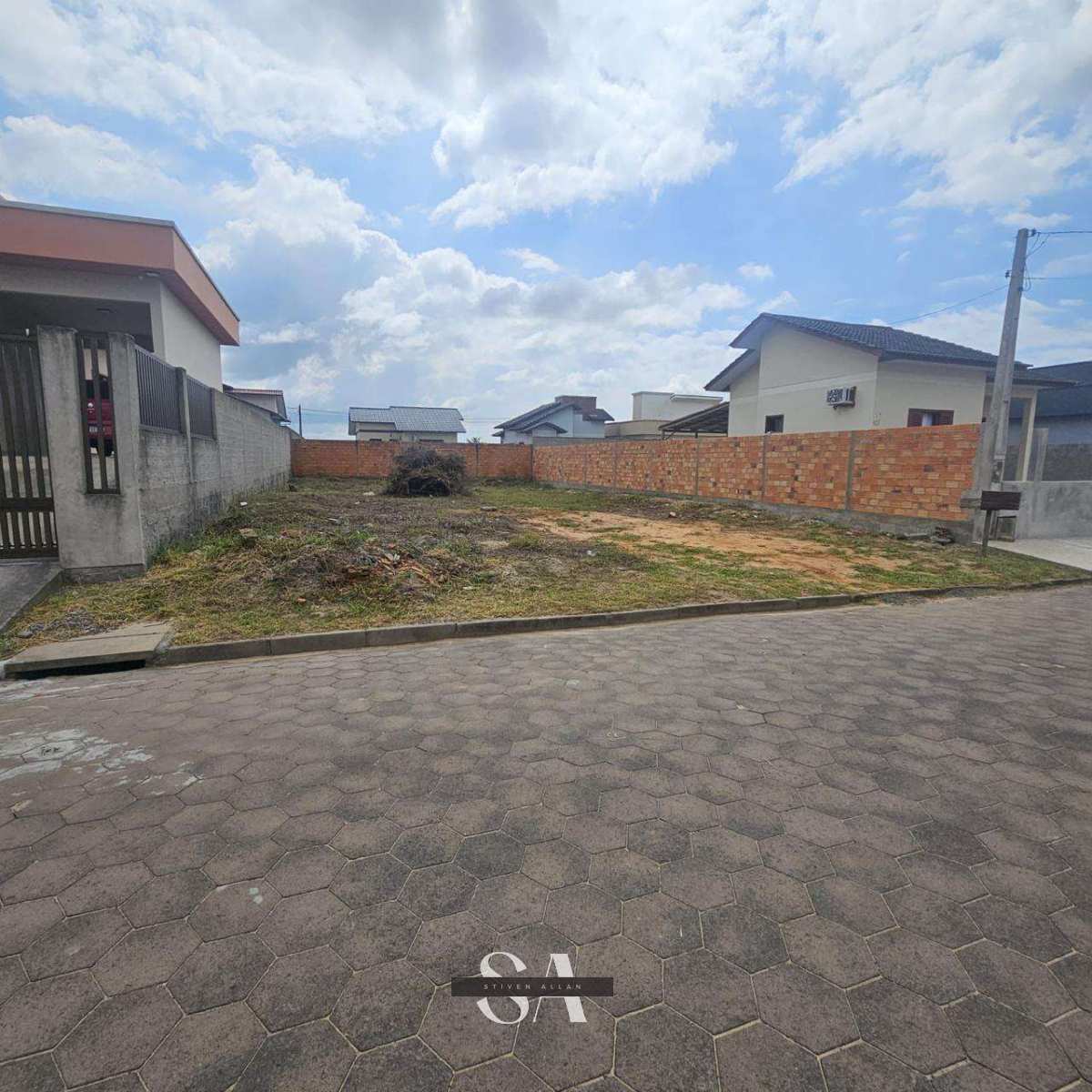 Terreno à venda, 360m²